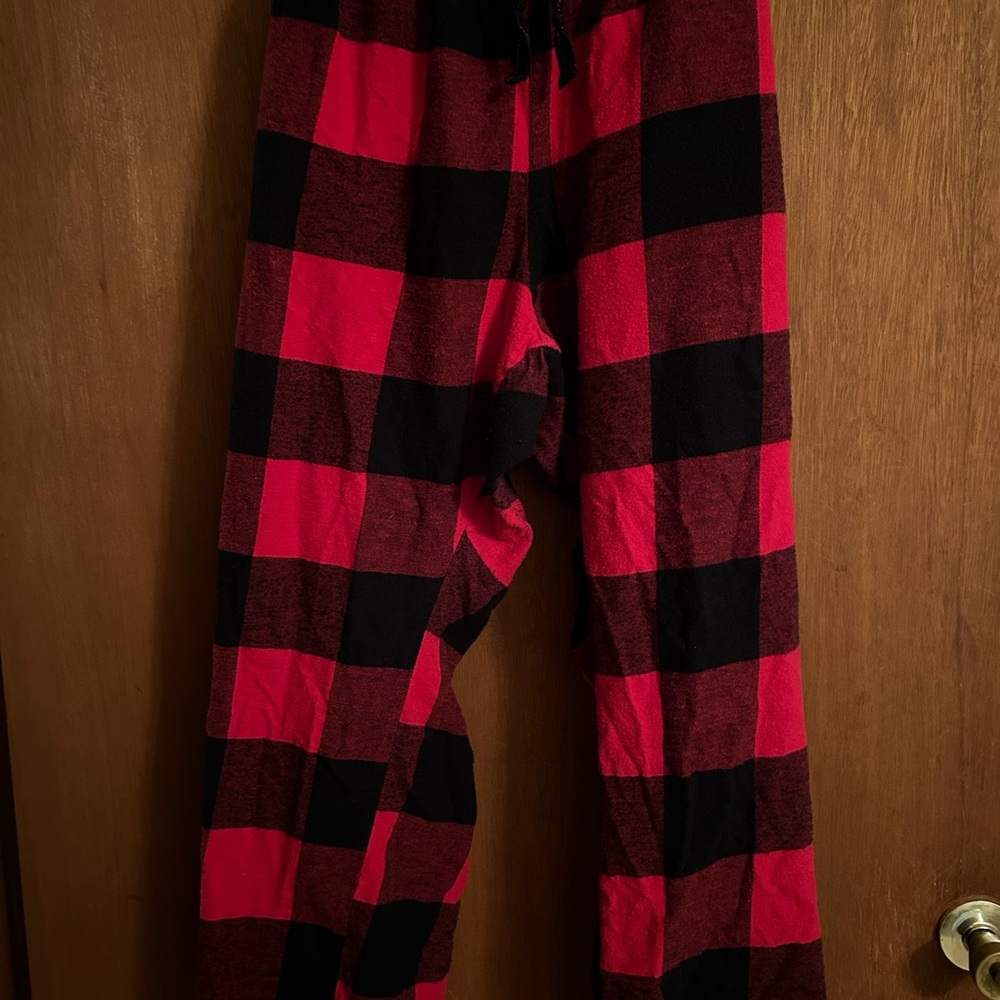 Old Navy Red and Black Plaid Pajama Pants